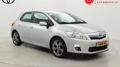 Grijs (metallic) Gebruikt 2012 Toyota Auris Hybrid Hatchback | € 10.999 (Goede deal)