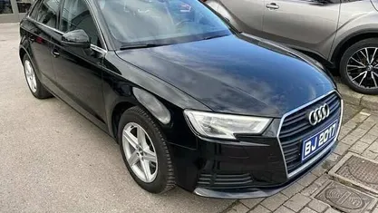Occasion 2017 Audi A3 Attraction Sedan | € 9.900 (Super prijs)