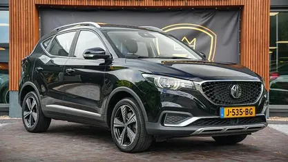 Occasion MG ZS Luxury 105 kW (143 PK) 2020 Zwart Sedan