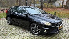 Gebruikt 2015 Volvo V40 R-Design Hatchback | € 8.450 (Eerlijke prijs)