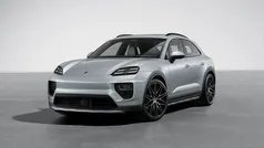 Dolomietzilver metallic Gebruikt 2024 Porsche Macan SUV | € 94.900 (Eerlijke prijs)