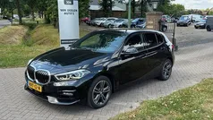 Zwart Gebruikt 2021 BMW 120 Sport Line Hatchback | € 26.950 (Eerlijke prijs)