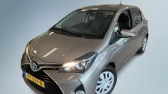 Gebruikt 2015 Toyota Yaris Hybrid Edition Hatchback | € 12.950 (Eerlijke prijs)