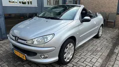 Grijs Gebruikt 2005 Peugeot 206 CC Cabriolet | € 1.950 (Eerlijke prijs)