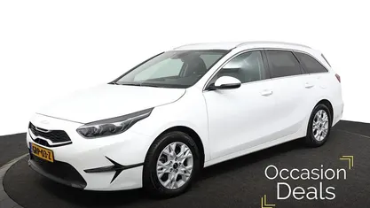 Wit Occasion 2024 Kia Ceed Hatchback | € 24.945 (Eerlijke prijs)