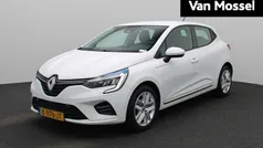Gebruikt 2021 Renault Clio V Zen Hatchback | € 10.900 (Eerlijke prijs)