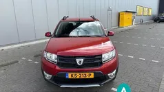 Rood Gebruikt 2014 Dacia Sandero Stepway Hatchback | € 5.499 (Eerlijke prijs)