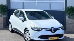 Wit Gebruikt 2015 Renault Clio IV Expression Hatchback | € 4.950 (Eerlijke prijs)