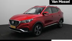 Rood Gebruikt 2020 MG ZS Luxury Sedan | € 15.400 (Eerlijke prijs)
