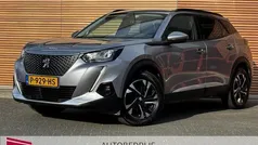 Grijs, metallic lak Gebruikt 2021 Peugeot e-2008 Allure SUV | € 17.750 (Goede deal)