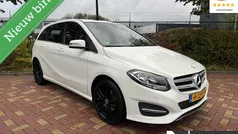 Wit Gebruikt 2017 Mercedes B180 Business MPV | € 16.940 (Eerlijke prijs)