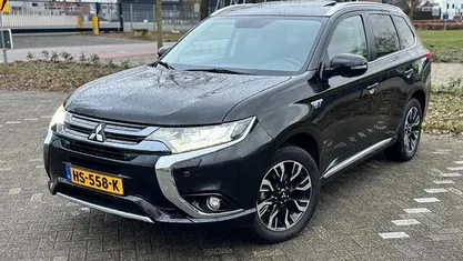 Occasion Mitsubishi Outlander Instyle 121 PK (88 kW) 2015 Zwart SUV
