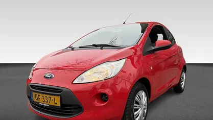 Rood Occasion 2015 Ford Ka Style Hatchback | € 4.930 (Eerlijke prijs)