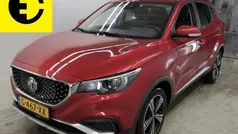 Rood Gebruikt 2019 MG ZS Luxury Sedan | € 13.950 (Eerlijke prijs)