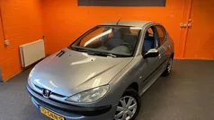 Gebruikt 2001 Peugeot 206 Hatchback | € 1.150 (Eerlijke prijs)