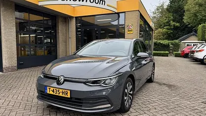 Grijs Occasion 2022 VW Golf VIII R-line Hatchback | € 20.749 (Super prijs)