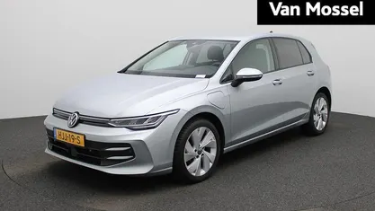 Occasion VW Golf VIII Edition 204 PK (150 kW) 2025 Grijs Hatchback