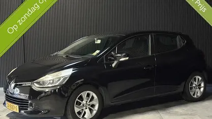 Zwart Occasion 2013 Renault Clio IV Expression Hatchback | € 5.999 (Eerlijke prijs)