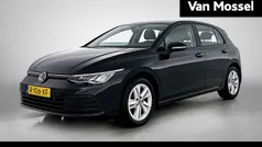 Gebruikt 2022 VW Golf VIII Life Hatchback | € 19.900 (Eerlijke prijs)