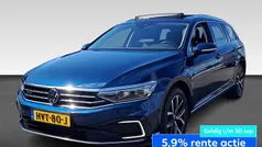 Blauw Gebruikt 2021 VW Passat Highline Stationwagen | € 22.740 (Eerlijke prijs)