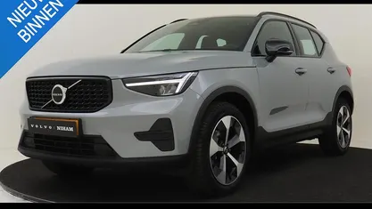 Grijs Occasion 2025 Volvo XC40 Plus SUV | € 42.145 (Eerlijke prijs)