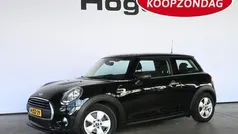 Zwart, metallic lak Gebruikt 2014 Mini ONE Business Hatchback | € 7.440 (Eerlijke prijs)