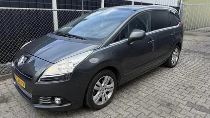 Occasion 2013 Peugeot 5008 Allure MPV | € 2.850 (Super prijs)