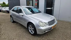 Grijs Gebruikt 2004 Mercedes C220 Avantgarde Sedan | € 2.450 (Eerlijke prijs)