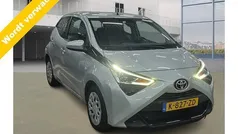 Grijs Gebruikt 2021 Toyota Aygo X-play Hatchback | € 13.499 (Eerlijke prijs)