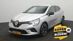 Grijs metallic Gebruikt 2022 Renault Clio V Techno Hatchback | € 18.750 (Eerlijke prijs)