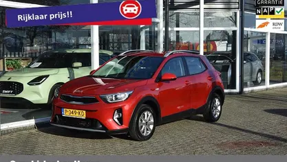 Rood Occasion 2022 Kia Stonic SUV | € 16.444 (Goede deal)