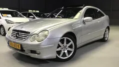 Grijs Gebruikt 2001 Mercedes C200 Classic Sedan | € 3.999 (Eerlijke prijs)