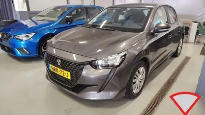 Occasion 2020 Peugeot 208 Allure Hatchback | € 9.900 (Super prijs)