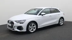 Wit Gebruikt 2023 Audi A3 Sportback e-tron S-Line Sedan | € 32.940 (Super prijs)