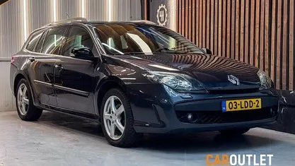 Grijs (metallic) Gebruikt 2010 Renault Laguna III Dynamique Stationwagen | € 3.990 (Eerlijke prijs)