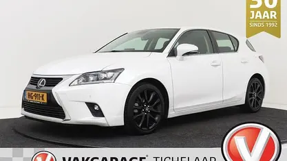 Wit Gebruikt 2015 Lexus CT200h Business Edition Hatchback | € 14.450 (Eerlijke prijs)