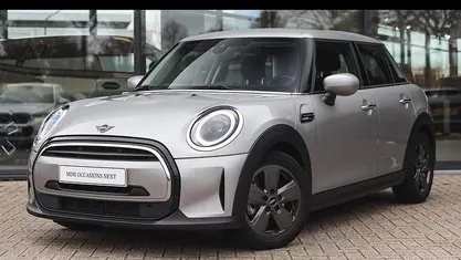 Zilver Gebruikt 2023 Mini Cooper Classic Hatchback | € 23.450 (Eerlijke prijs)