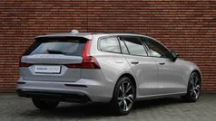 Grijs Gebruikt 2024 Volvo V60 Plus Stationwagen | € 43.750 (Eerlijke prijs)