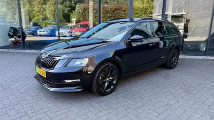 Occasion 2020 Skoda Octavia SportLine Stationwagen | € 18.900 (Eerlijke prijs)