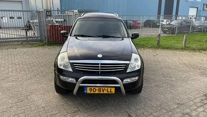 Zwart (metallic) Gebruikt 2005 Ssangyong (KGM) Rexton SUV | € 2.250 (Eerlijke prijs)