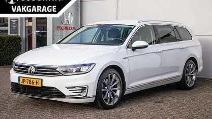 Wit Occasion 2016 VW Passat Highline Stationwagen | € 13.950 (Eerlijke prijs)