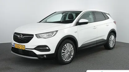 Wit Occasion 2020 Opel Grandland X Innovation SUV | € 18.895 (Eerlijke prijs)