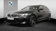 Zwart Gebruikt 2024 BMW 320e Comfort Edition Stationwagen | € 45.900 (Eerlijke prijs)