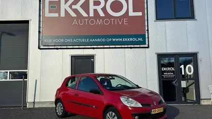 Rood Gebruikt 2008 Renault Clio II Hatchback | € 1.950 (Eerlijke prijs)