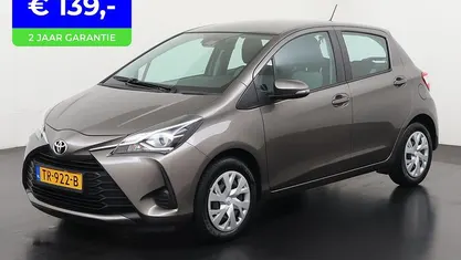 Grijs Occasion 2018 Toyota Yaris Hatchback | € 12.190 (Eerlijke prijs)