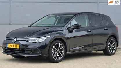 Gebruikt 2020 VW Golf VIII Life Hatchback | € 17.750 (Eerlijke prijs)