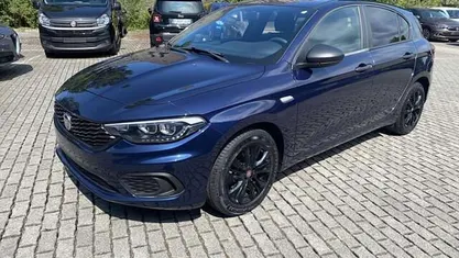 Blauw Gebruikt 2020 Fiat Tipo Street Hatchback | € 12.990 (Eerlijke prijs)