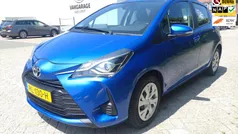 Blauw Gebruikt 2017 Toyota Yaris Hatchback | € 15.700 (Eerlijke prijs)