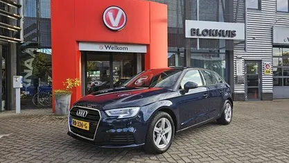 Blauw Occasion 2017 Audi A3 Sportback Premium Hatchback | € 17.745 (Eerlijke prijs)