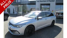 Gebruikt 2022 VW Golf VIII Life Stationwagen | € 24.990 (Eerlijke prijs)